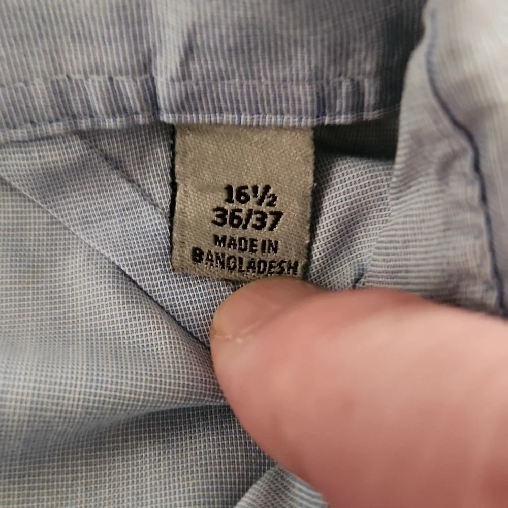 3/$20 Kenneth Cole Reaction Light Blue Button-Up Shirt - Picture 6 of 9